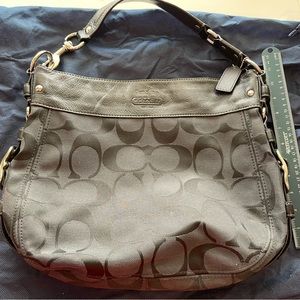 Gently used larger Coach signature bag. No signs of wear anywhere on the bag.